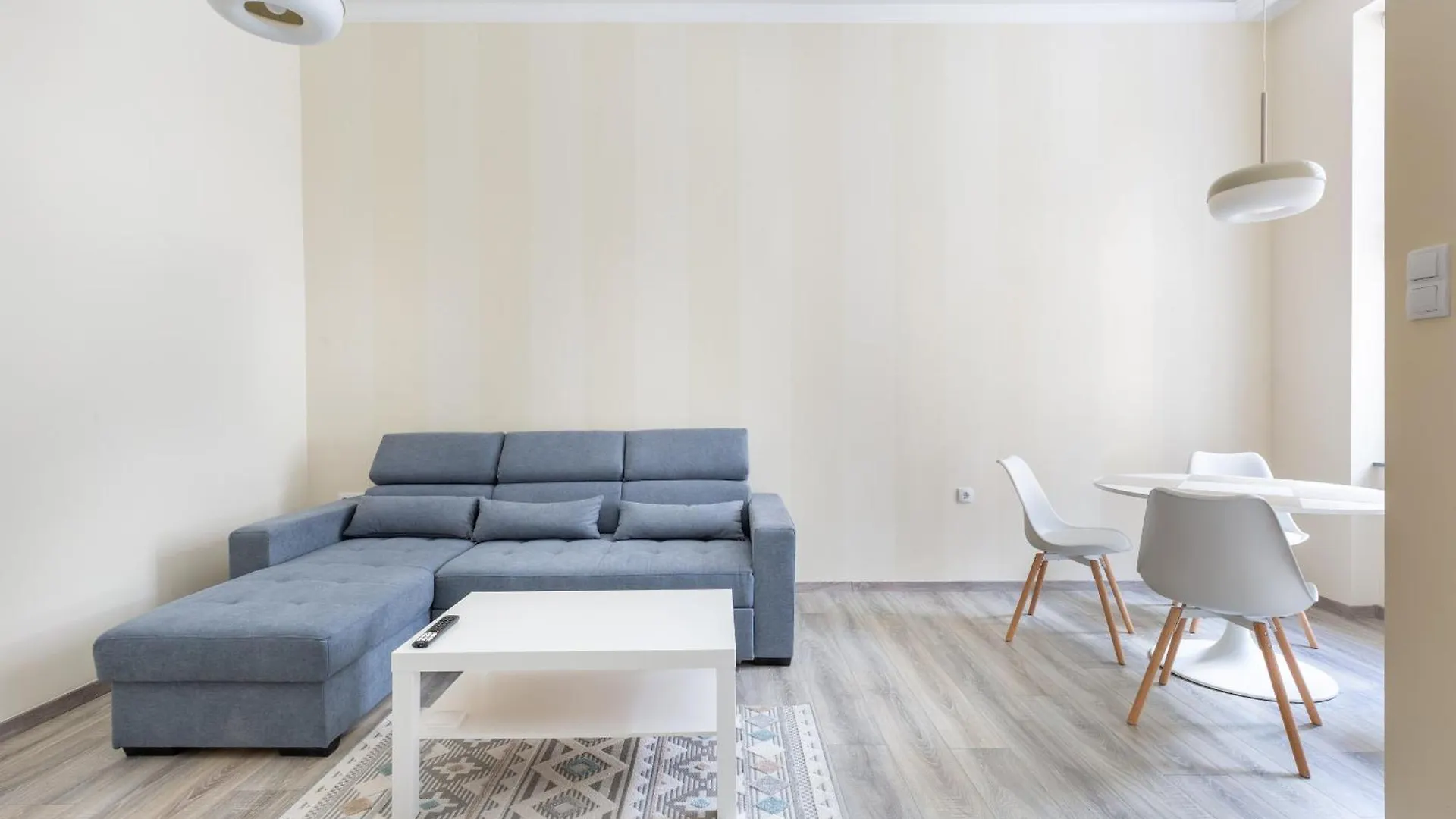 R62B Rottenbiller Apartment Budapest