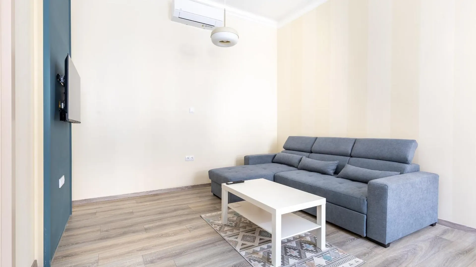 R62B Rottenbiller Apartment Budapest Hungary